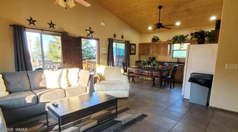 CABIN 285 LIVING 1
