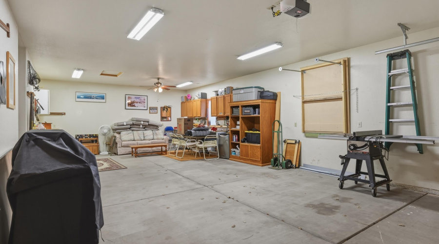 Workshop area in garage