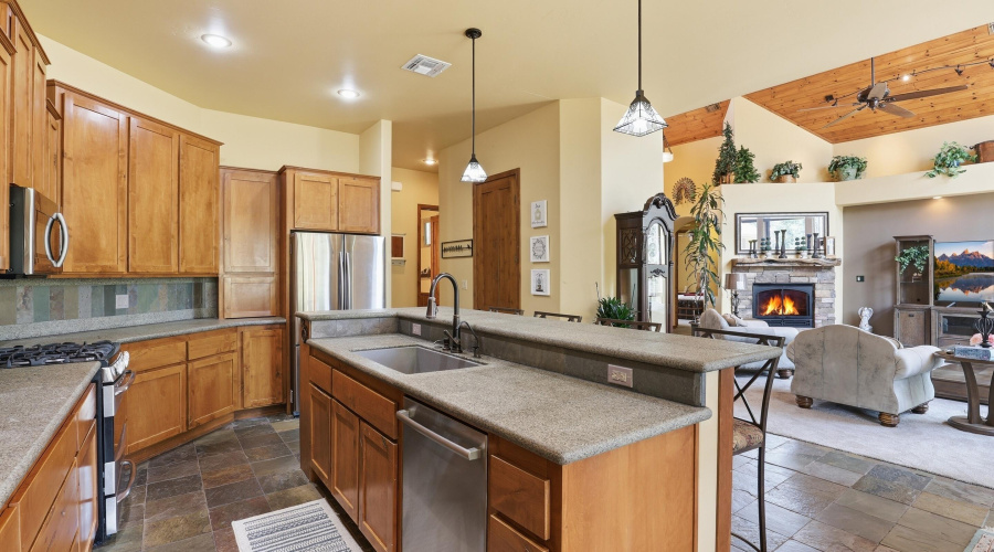 mls-Grapevine_Dr_007