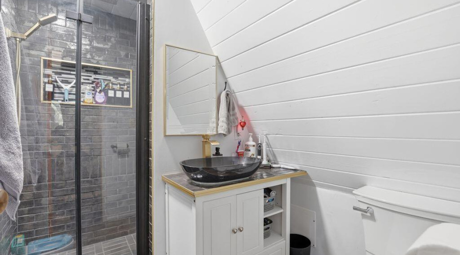 bathroom2