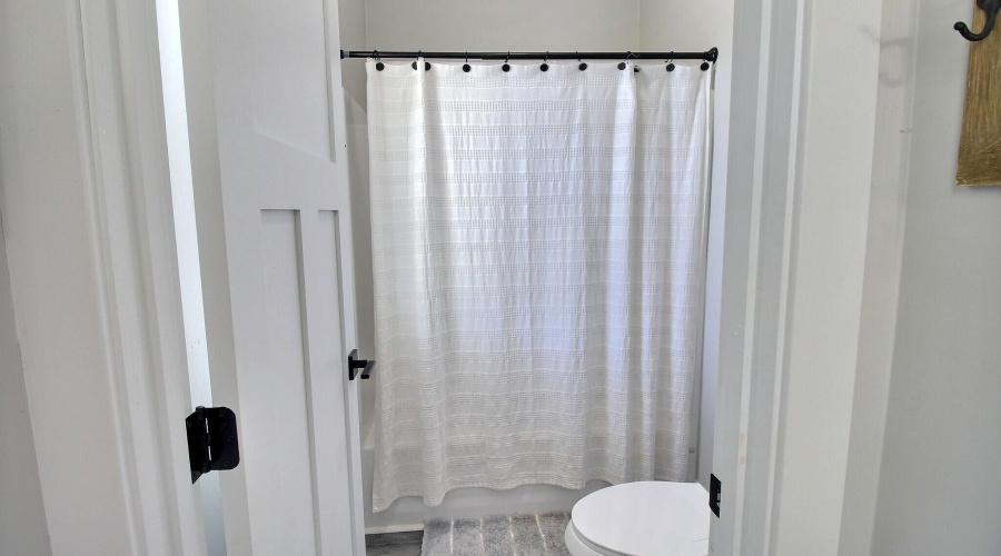 Jack & Jill Water Closet