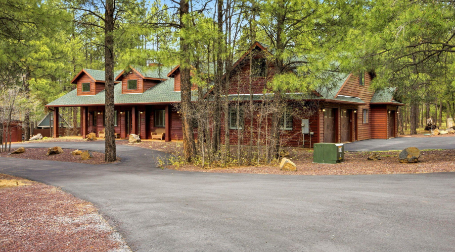 5353BrandingIronLoop-Pinetop-AZ-1Fron