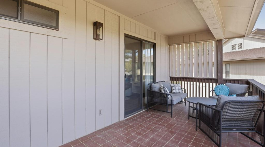 Large Back Patio Deck (Bedroom Access)