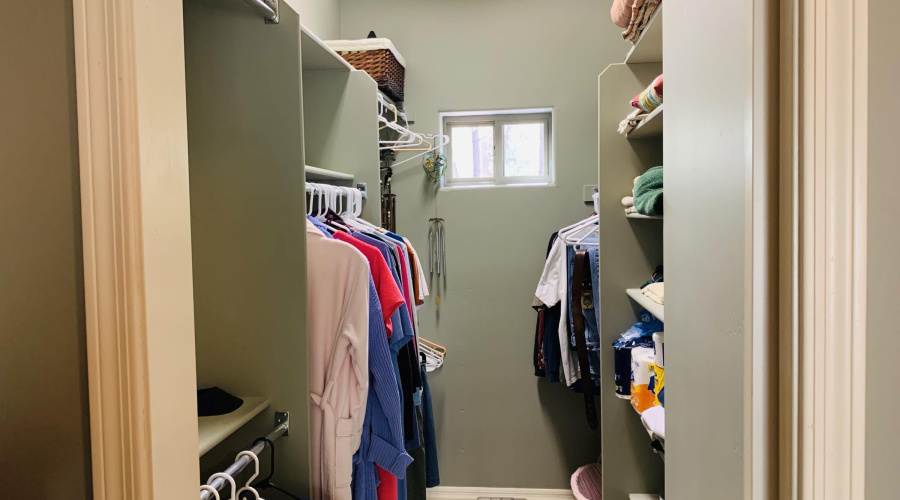 Master Walk-in
