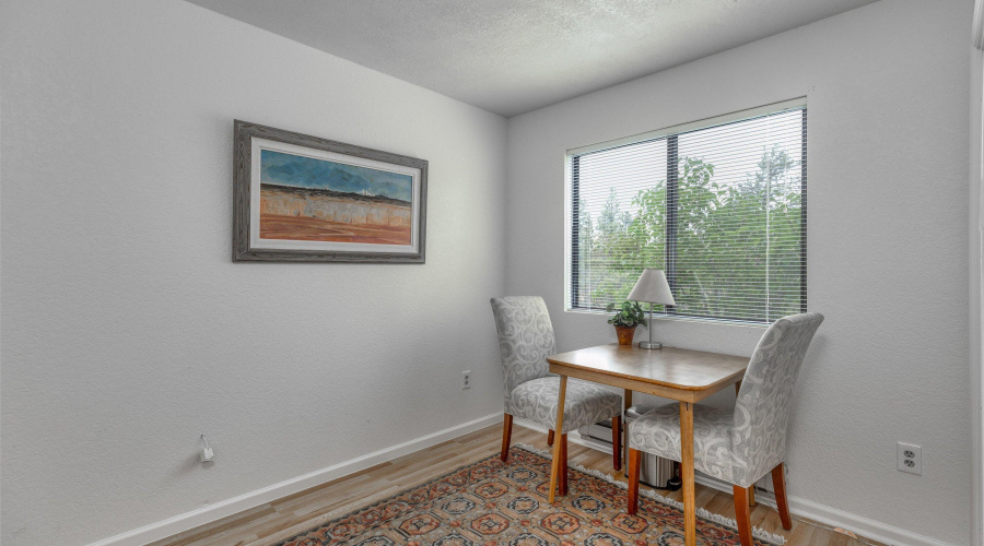 2700 S White Mountain Road #302