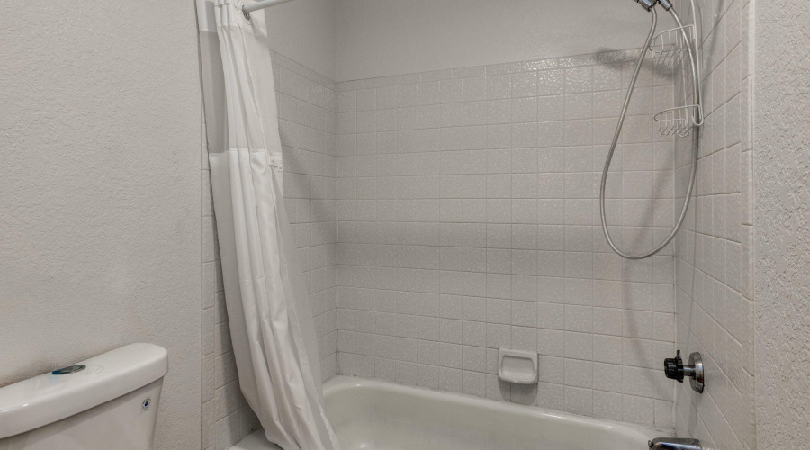 2700 S White Mountain Road #302