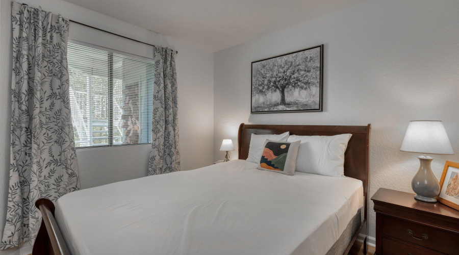 2700 S White Mountain Road #302