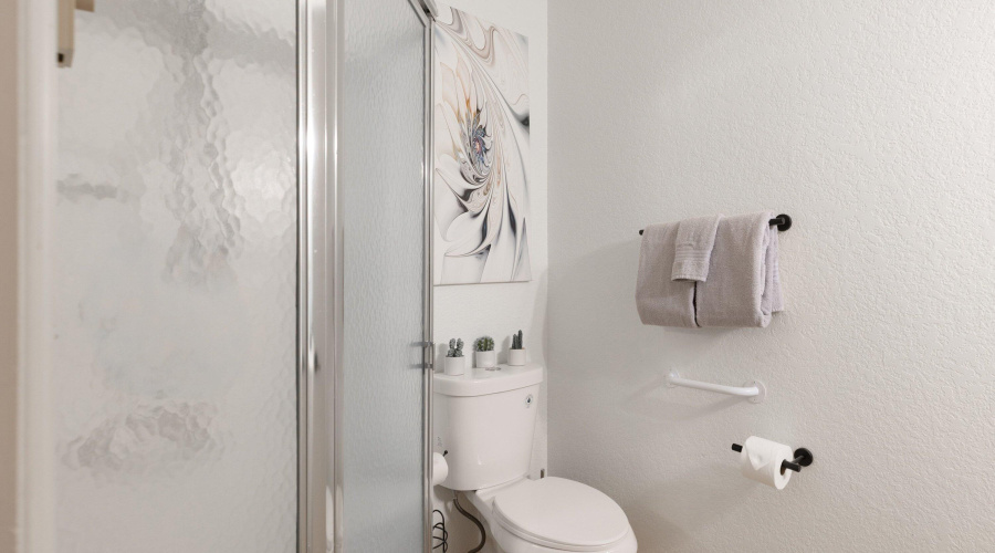 2700 S White Mountain Road #302