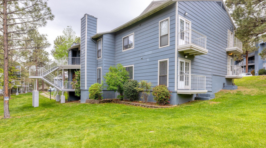 2700 S White Mountain Road #302