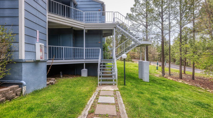 2700 S White Mountain Road #302