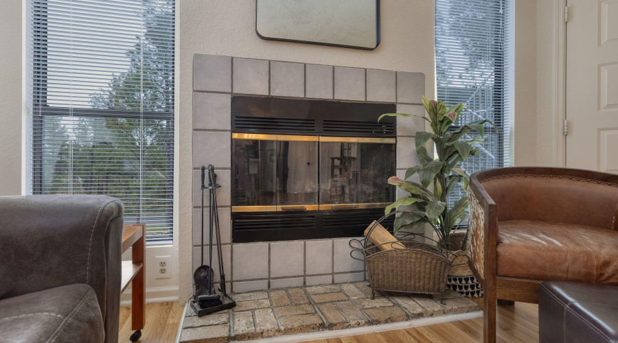 2700 S White Mountain Road #302