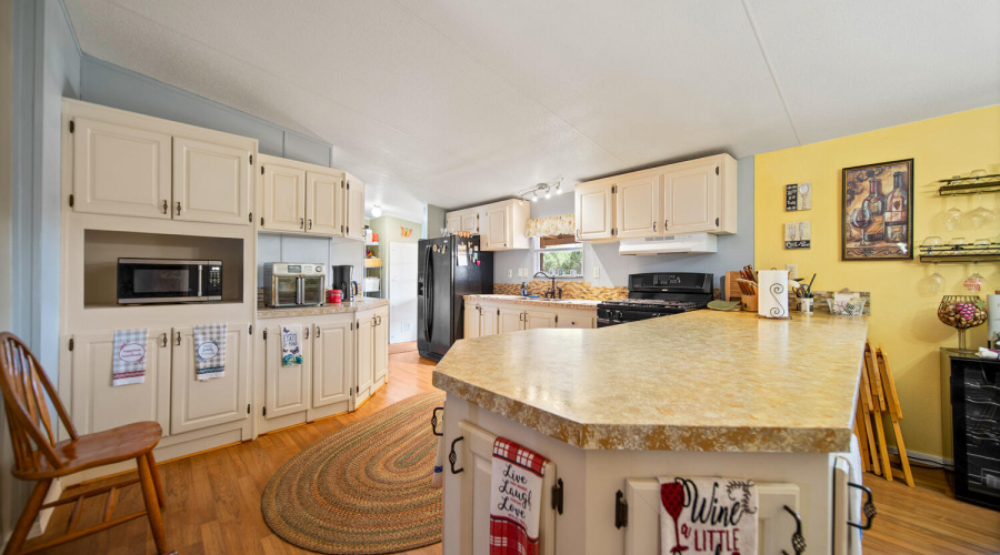 Large Island in Kitchen