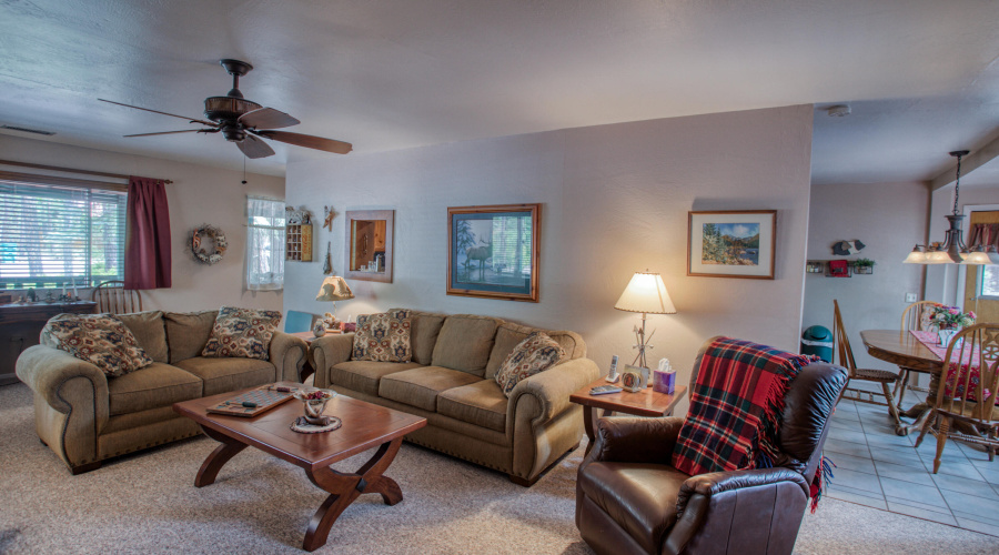 2462 Black Beaver Circle, Pinetop