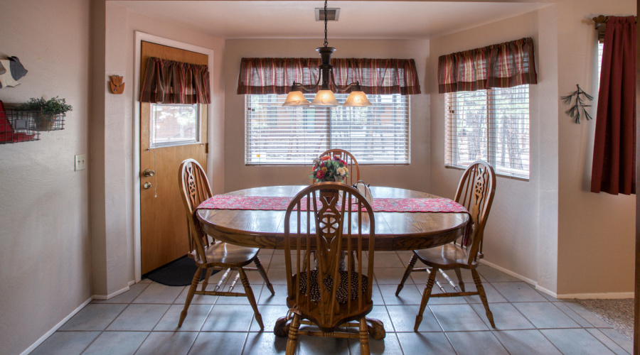 2462 Black Beaver Circle, Pinetop