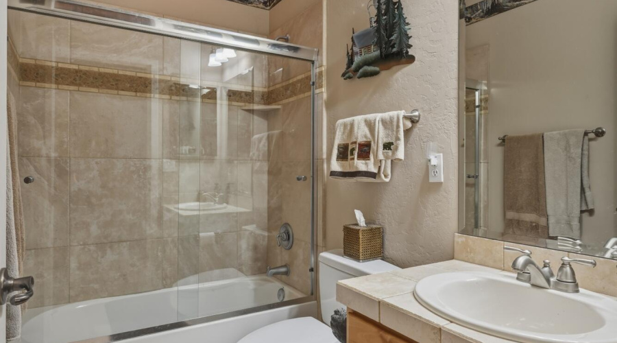 29 Guest bath