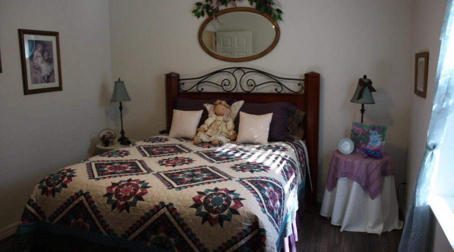 Guest bedroom