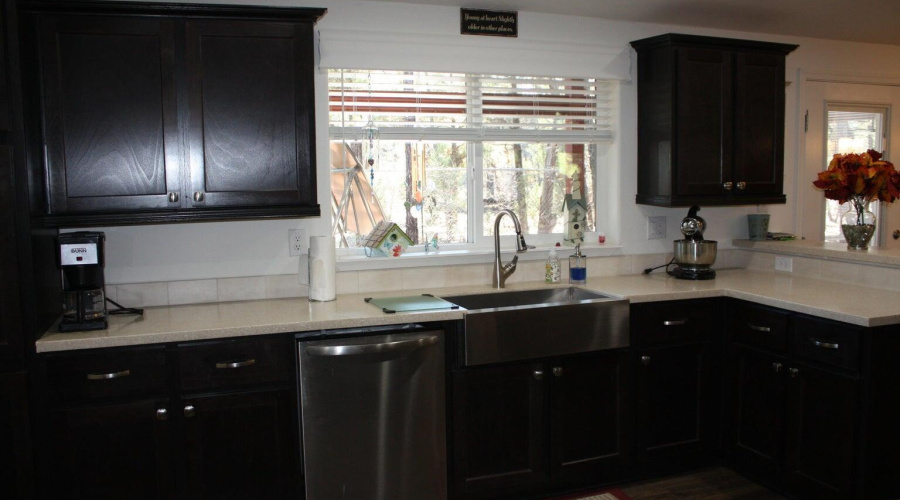 Deer Ln kitchen 1
