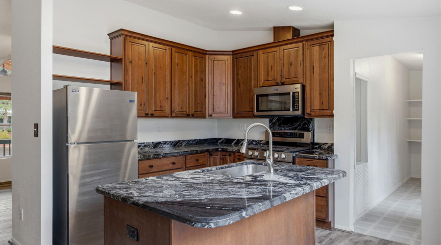 Kitchen with Breakfast Bar/Island