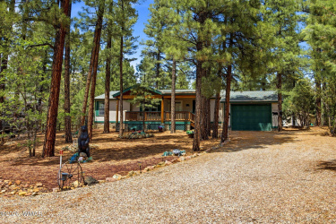 2360 Pioneer Court, Show Low, Arizona 85901, Bedrooms, ,Bathrooms,Residential,For Sale,Pioneer,261004