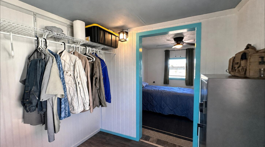 XL walk-in closet