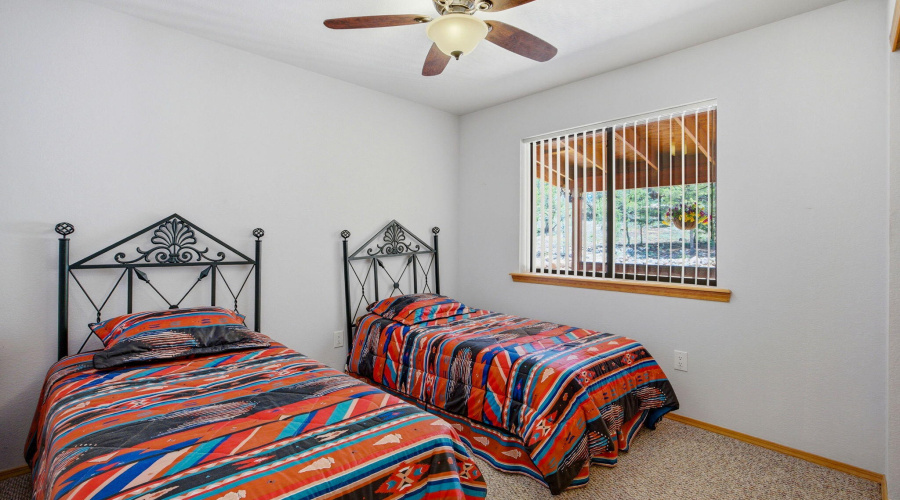 2806SkyHawkDr-Overgaard-AZ-17