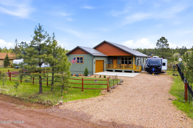 527 Skylane Road, Pinetop, Arizona 85935, Bedrooms, ,Bathrooms,Residential,For Sale,Skylane,261041