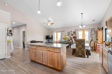 2280 Rock Garden Lane, Show Low, Arizona 85901, Bedrooms, ,Bathrooms,Residential,For Sale,Rock Garden,261017