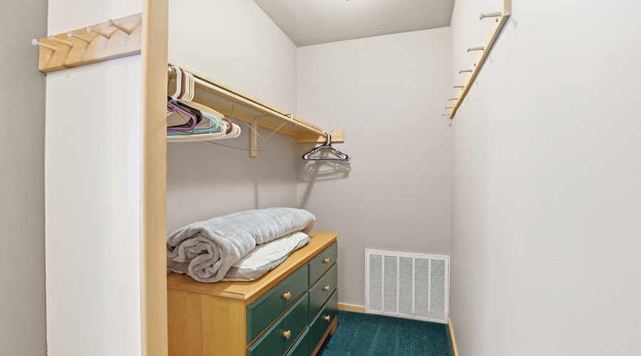 mls-Sharyn_Rd_002