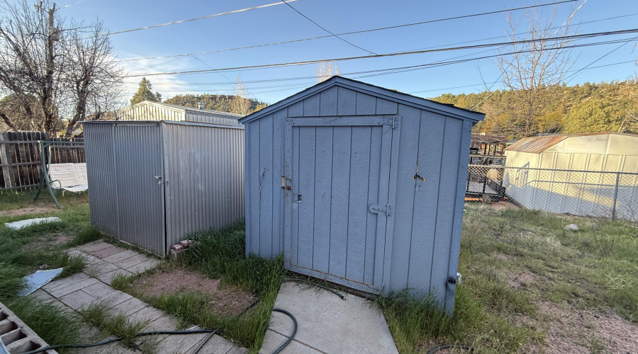 2 Storage Sheds