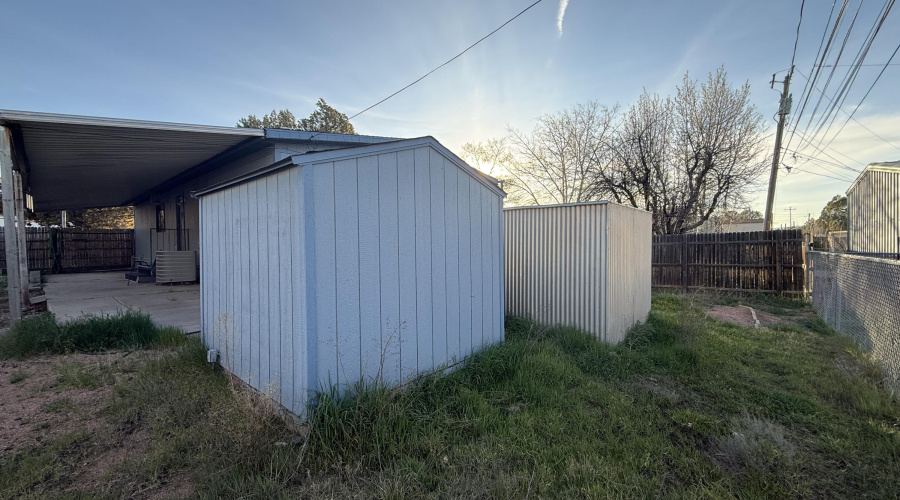 2 Storage Sheds