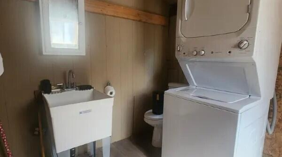 Dean Laundry with Bath