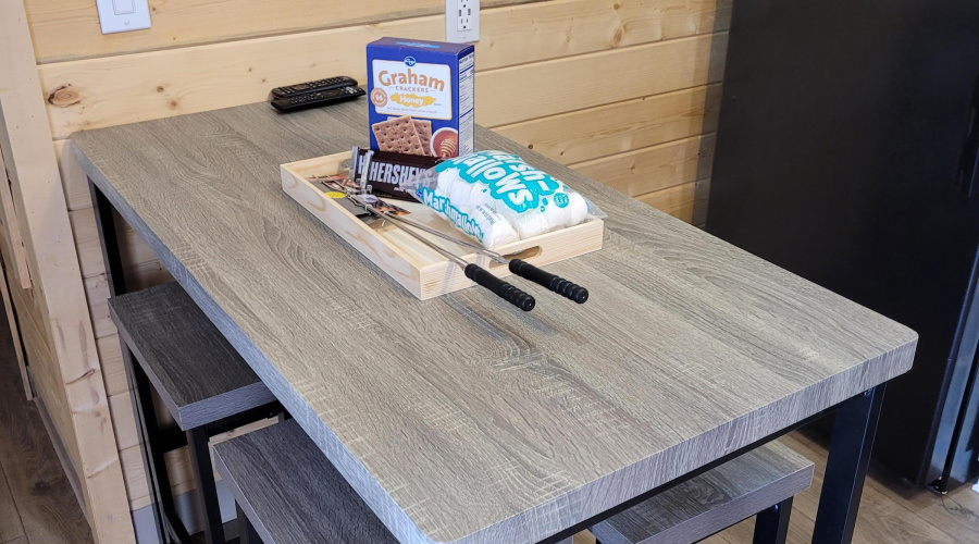 RR _12_Kitchen_table