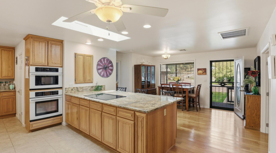 Kitchen/Dining Combo