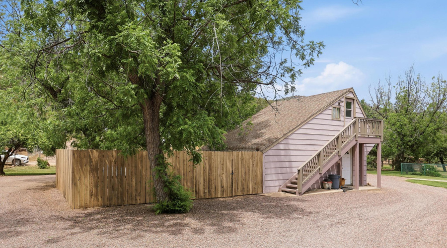 Rear of 2-Car Garage