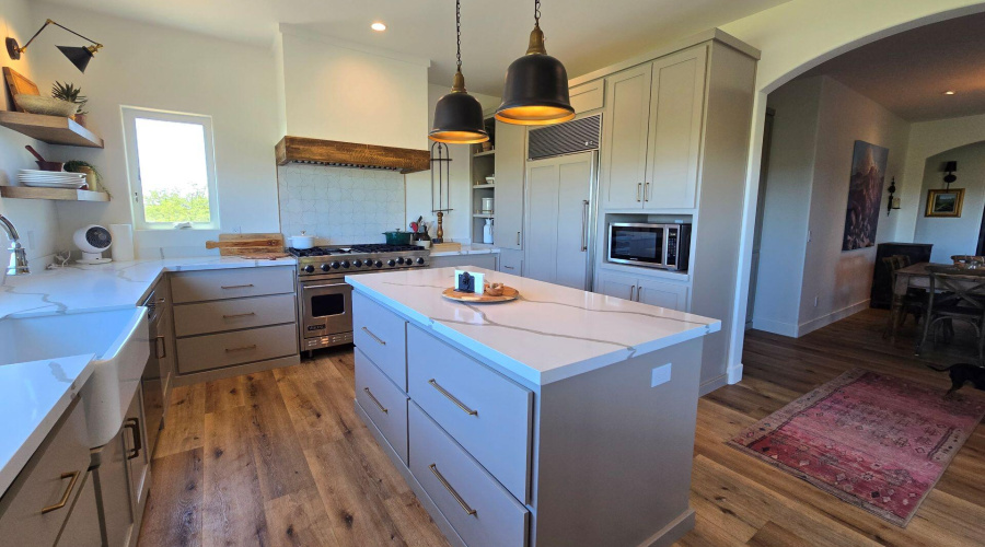 Kitchen with Island