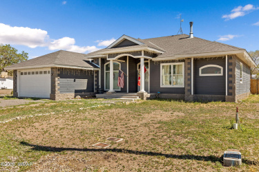 75 1ST Avenue, Eagar, Arizona 85925, Bedrooms, ,Bathrooms,Residential,For Sale,1ST,261135