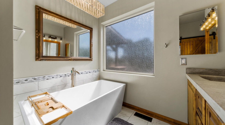 Stunning Primary Bath