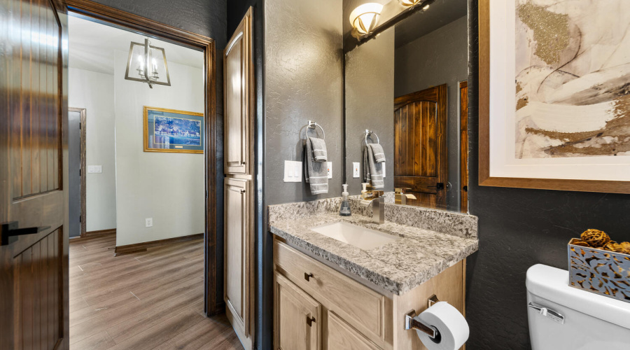 Spare Bathroom Upper Level