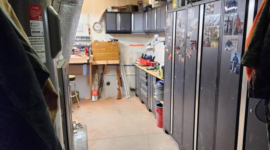 Loading Room