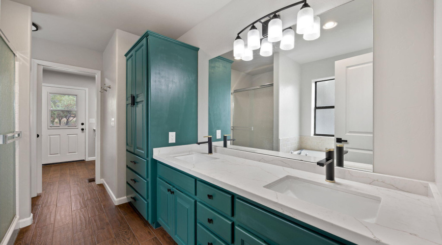 Upstairs Master Bathroom