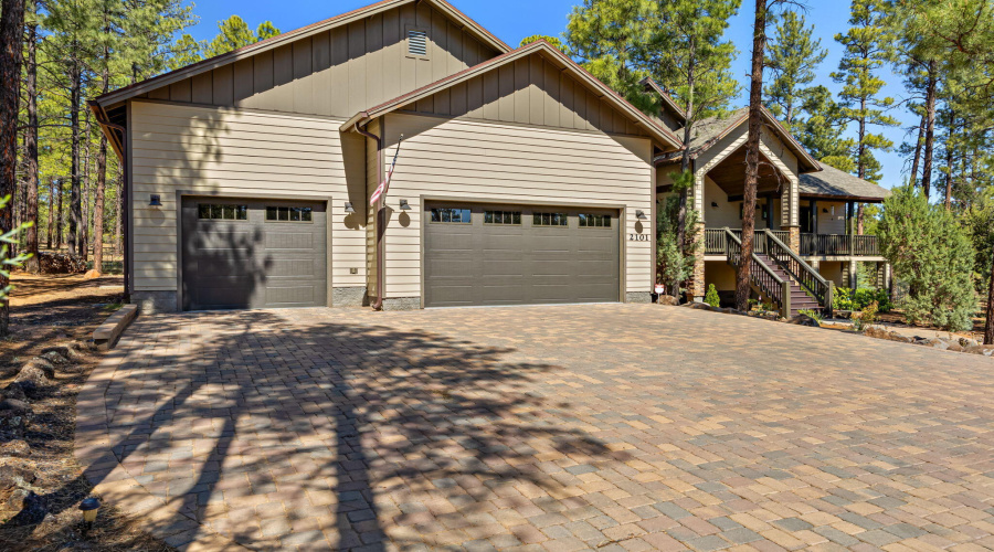 3 Car Garage