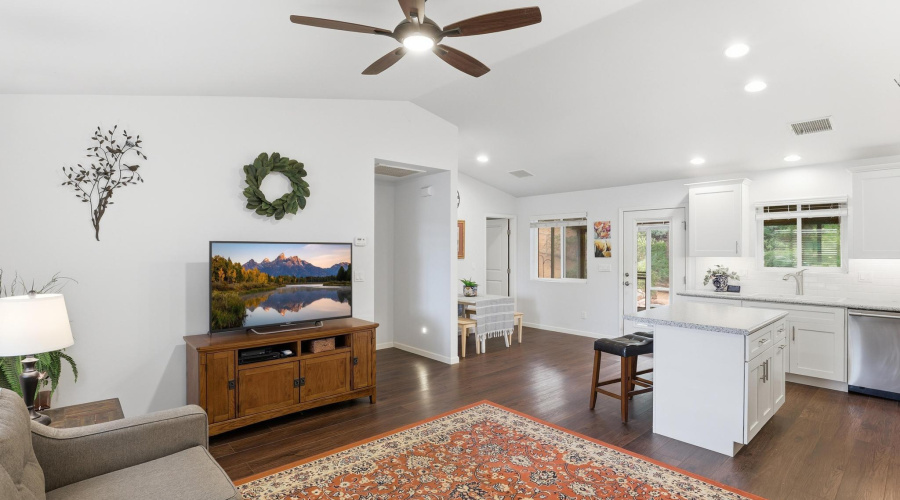 Great Room/Vaulted Ceilings