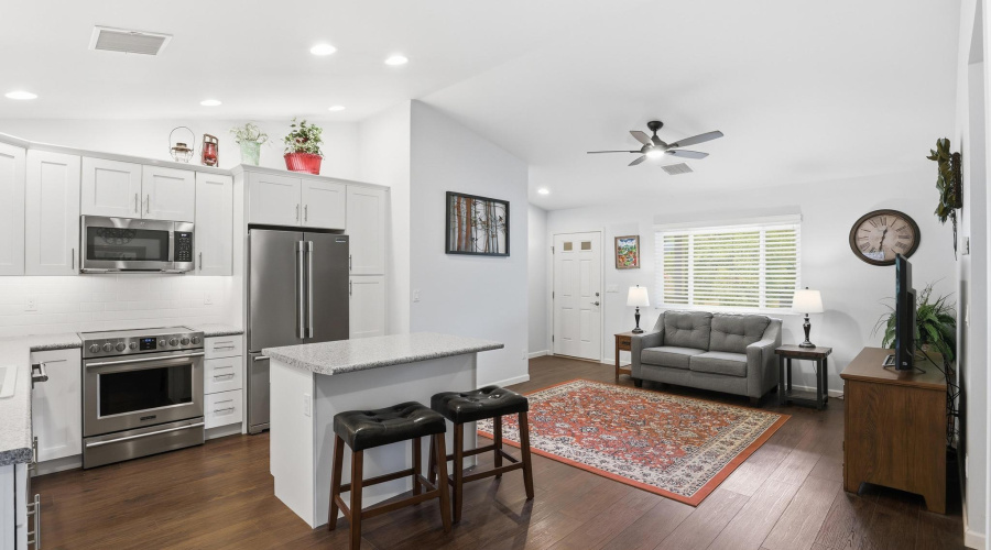 Great Room/Vaulted Ceilings