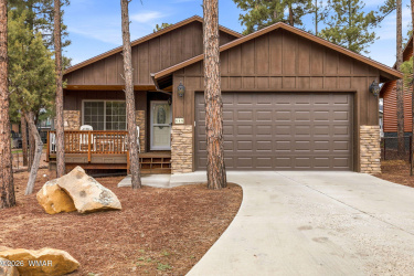 640 Mountain Pines Avenue, Show Low, Arizona 85901, Bedrooms, ,Bathrooms,Residential,For Sale,Mountain Pines,261146