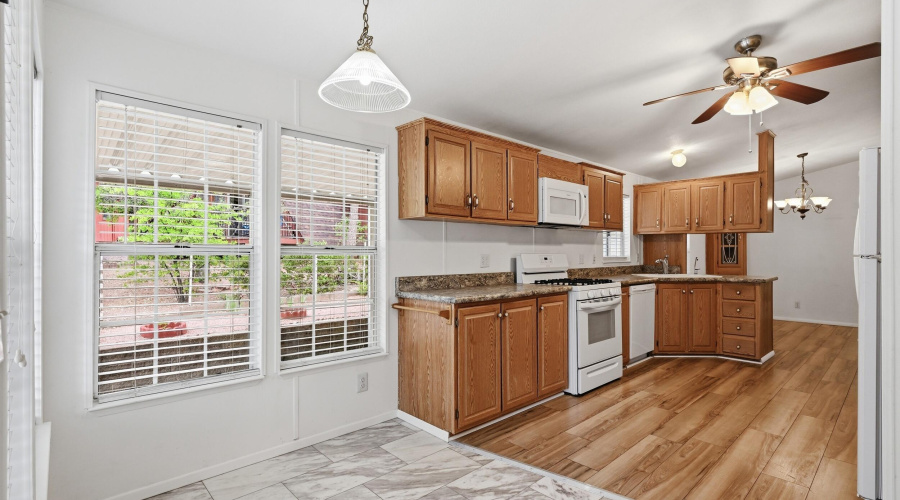 Breakfast Nook/Kitchen