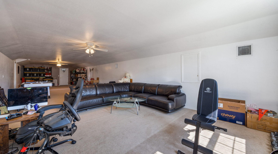 upstairs 939sq.ft