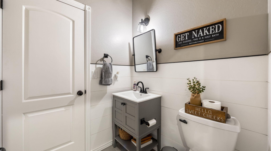 Half bath/Theater