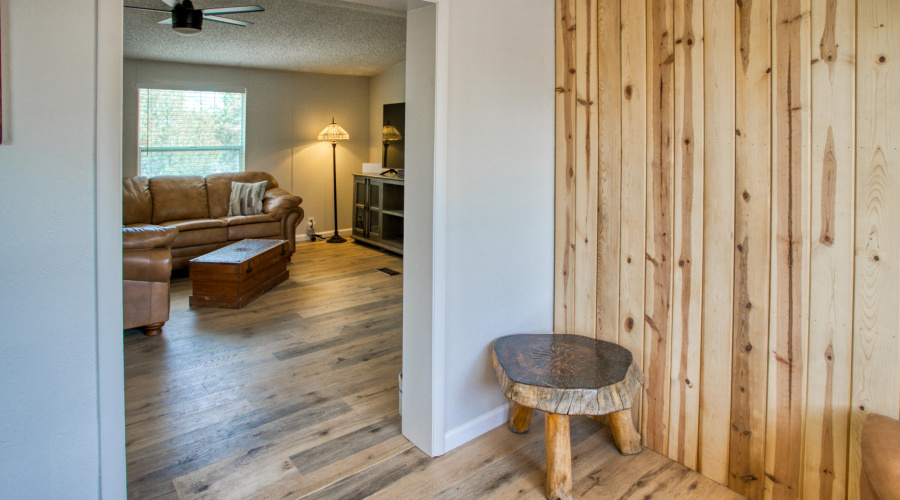 Foyer/Storm Porch