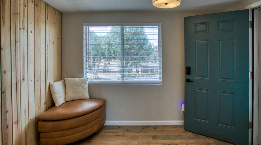 Foyer/Storm Porch