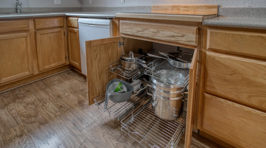 Kitchen pull out shelving